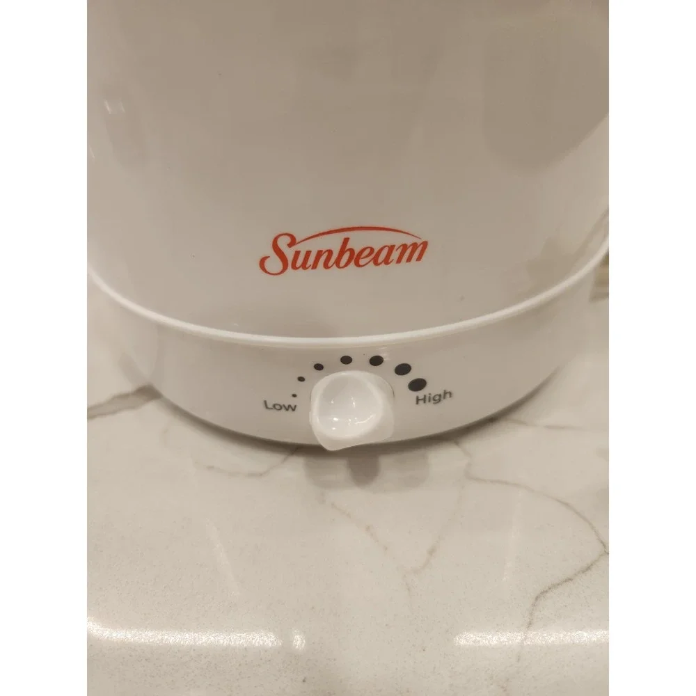 Sunbeam Hot Pot Express Adjustable Heat 32 Ounces Quick Heating White NOB
